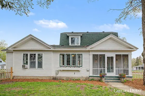 424 Lincoln Lake, Lowell, MI 49331