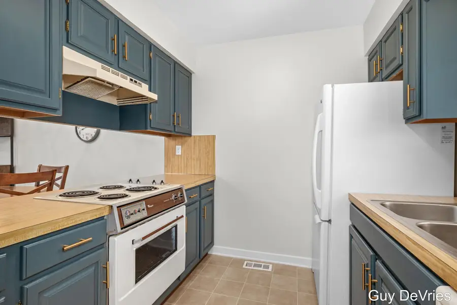 3104 Old Kent Road SE Building: 4 Unit: 26, Kentwood, MI 49512 - #3