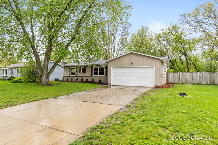 279 Andover Street SE, Kentwood, MI 49548 - #2