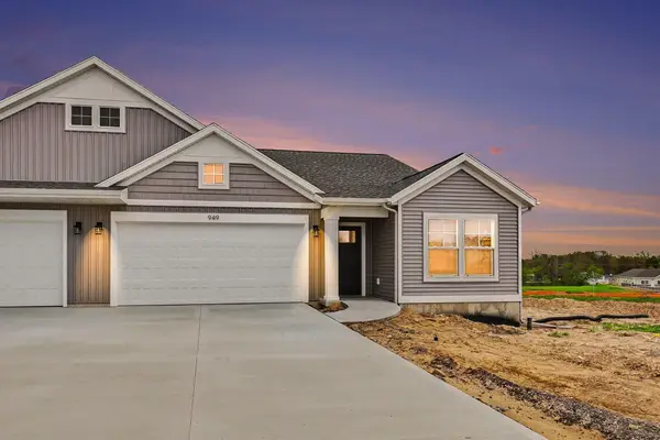 949 Scioto Drive NW Unit: 17, ComstockPark, MI 49321