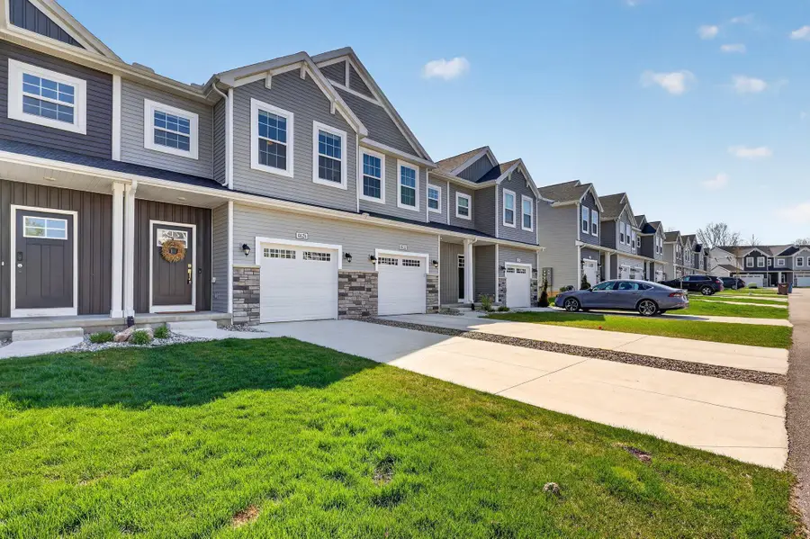 4628 Glen Haven Drive SE, Kentwood, MI 49512 - #2