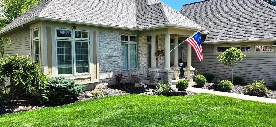 1698 Oakleigh Woods Drive NW Building: 7 Unit: 7, Grand Rapids, MI 49504 - #2