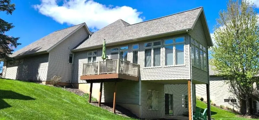 1698 Oakleigh Woods Drive NW Building: 7 Unit: 7, Grand Rapids, MI 49504 - #3