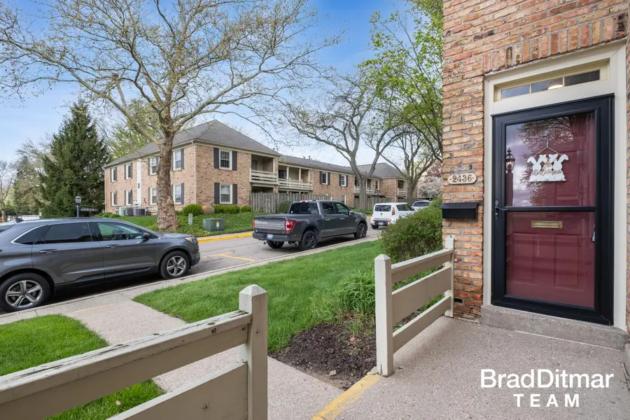 2436 Abbington Drive SE Building: 23, Grand Rapids, MI 49506 - #2