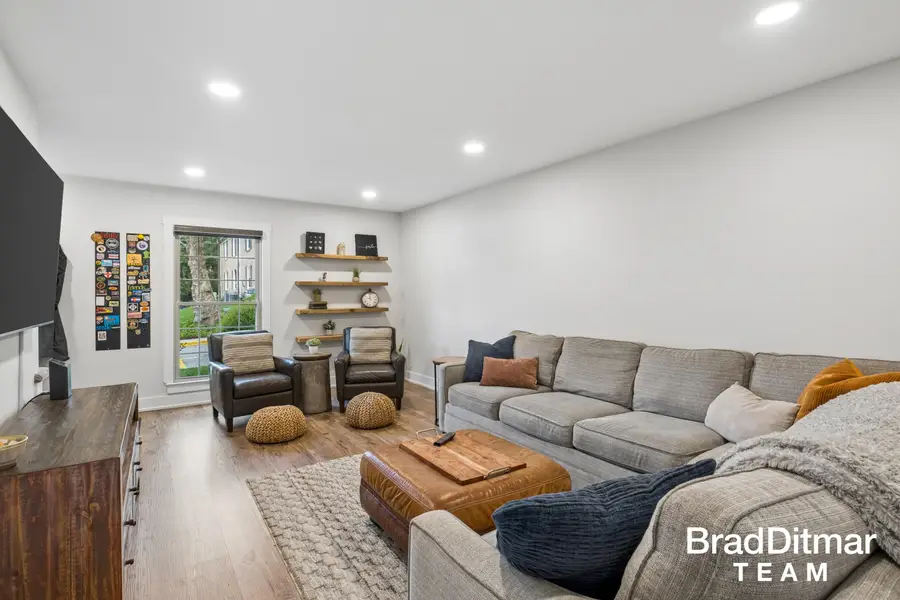 2436 Abbington Drive SE Building: 23, Grand Rapids, MI 49506 - #3