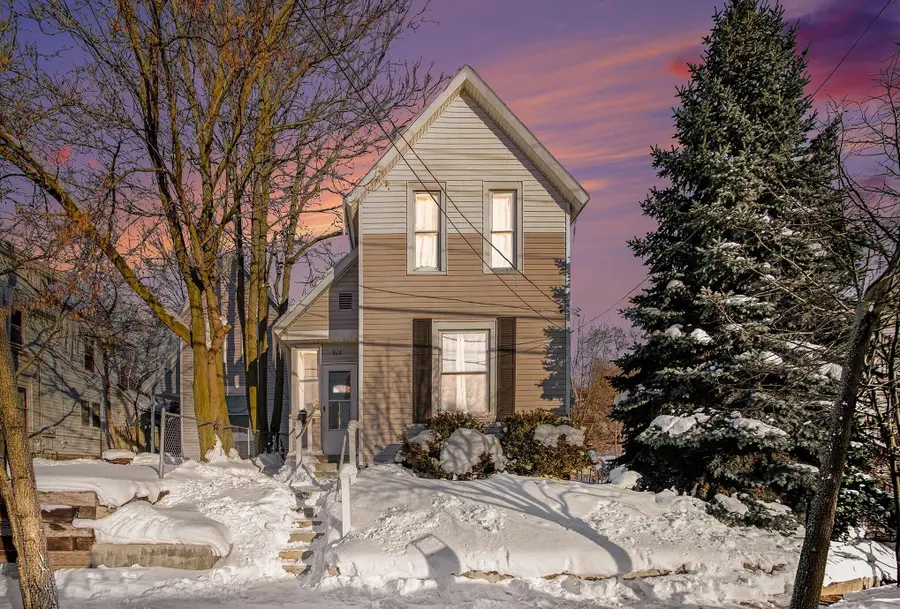 916 Lafayette Avenue NE, Grand Rapids, MI 49503 - #2