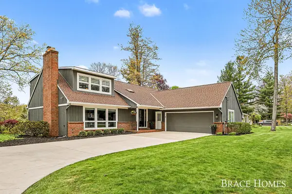 2793 Cascade Springs Drive SE, GrandRapids, MI 49546