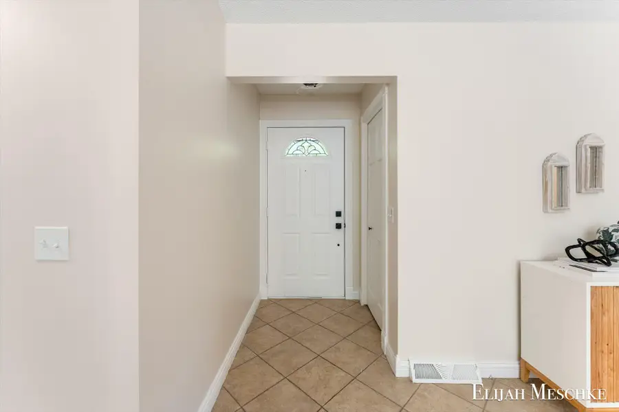 4648 Flying Eagle Drive SE, Kentwood, MI 49548 - #3