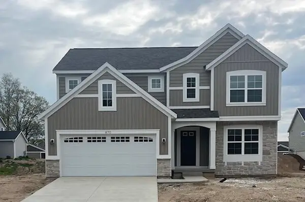 670 Lincoln Lawns Drive NW, GrandRapids, MI 49534