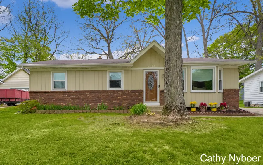 4842 Bayview Avenue SW, Wyoming, MI 49519 - #3