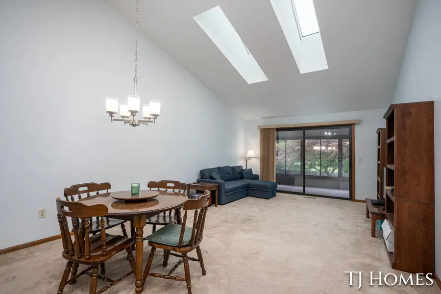 2466 Bridgeport Lane SE Building: 9 Unit: 35, Kentwood, MI 49508 - #3