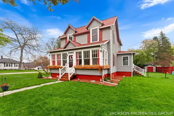 218 N Jackson Street, SpringLake, MI 49456