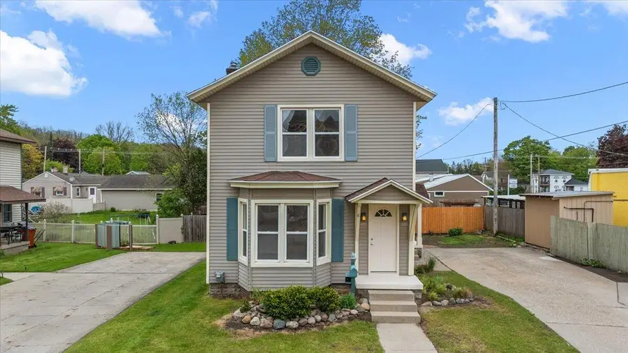 111 N Jefferson Street, Lowell, MI 49331 - #2