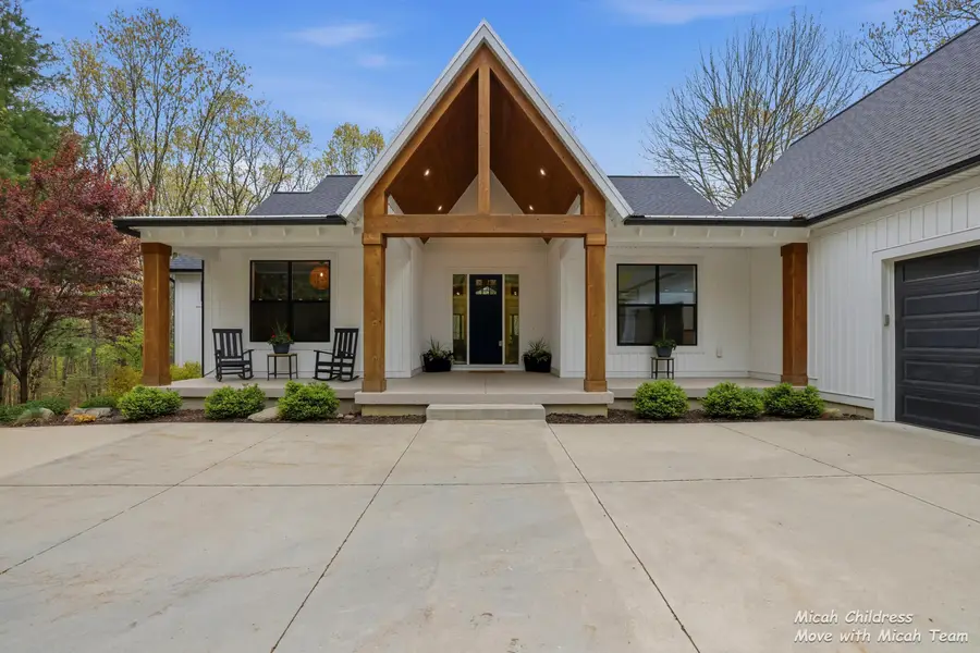 8266 Squires Street NE, Rockford, MI 49341 - #2