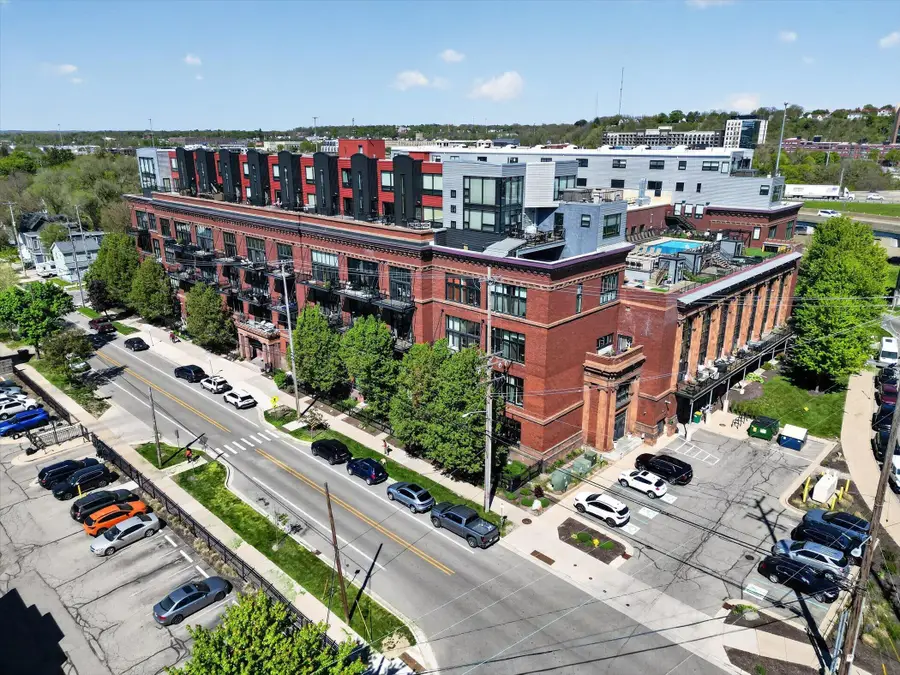600 Broadway Avenue NW Unit: 211, Grand Rapids, MI 49504 - #3