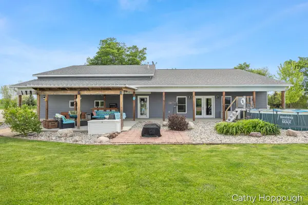 6521 Clinton Trail, Clarksville, MI 48815