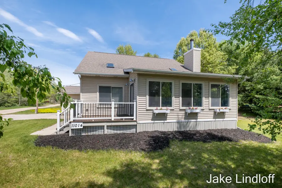 11014 E Royal Road, Stanwood, MI 49346 - #2