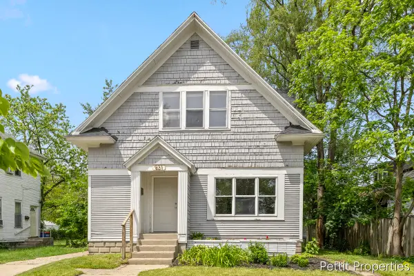 921 Temple Street SE, GrandRapids, MI 49507