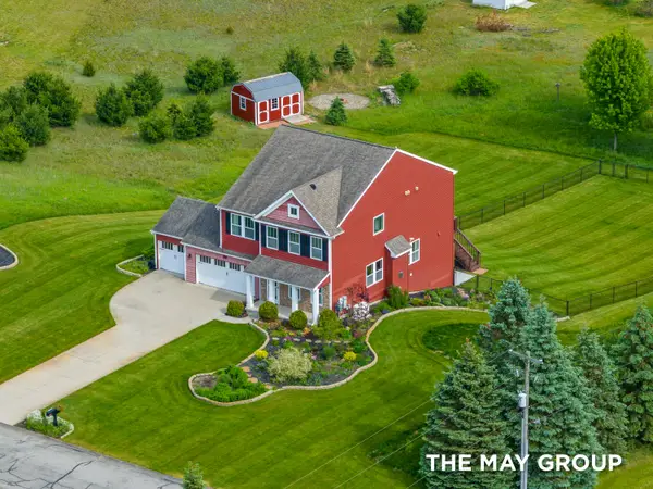 8500 E Barber Ridge Drive, Alto, MI 49302