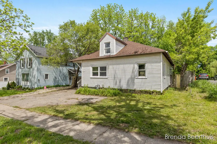 165 E Division Street NE, Rockford, MI 49341 - #3
