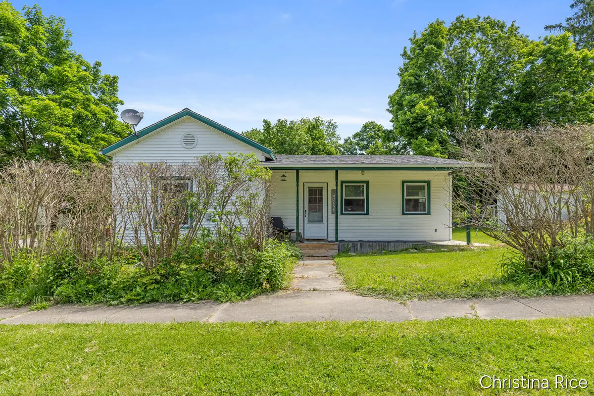 320 E Main Street, Saranac, MI 48881 - #1