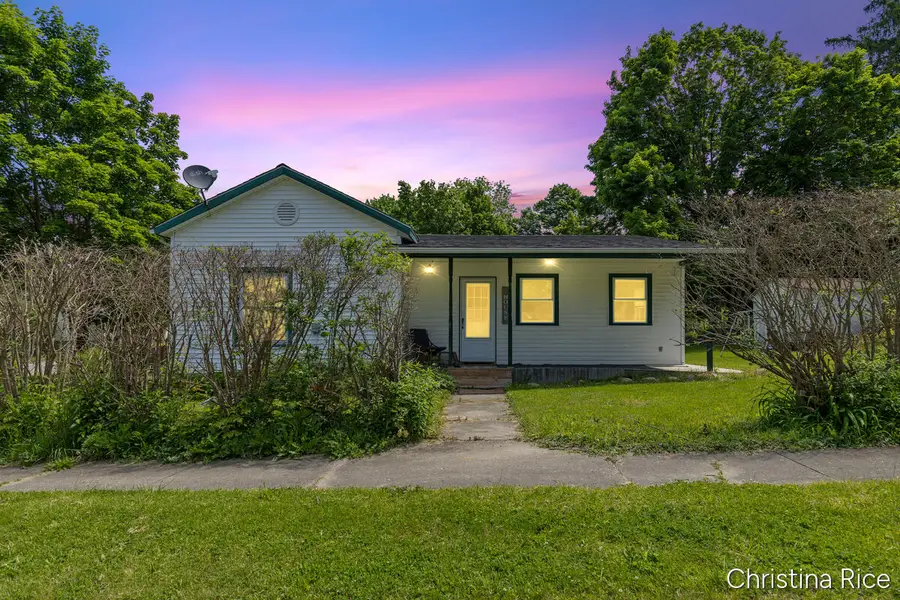 320 E Main Street, Saranac, MI 48881 - #2