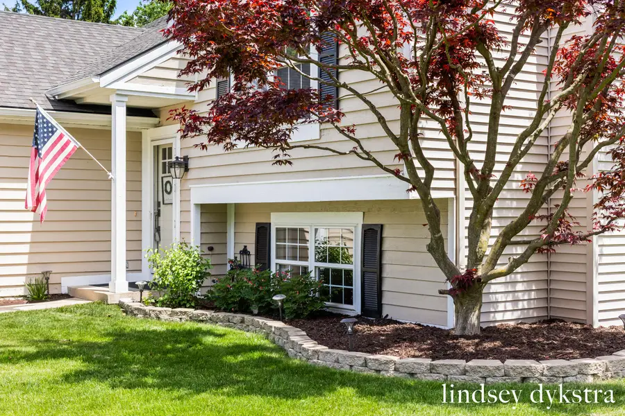 2206 Thistledowne Drive NE, Grand Rapids, MI 49505 - #3