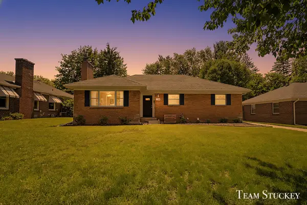 216 Boltwood Drive NE, GrandRapids, MI 49505