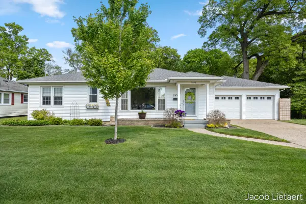 2658 Carlton Avenue NE, GrandRapids, MI 49505