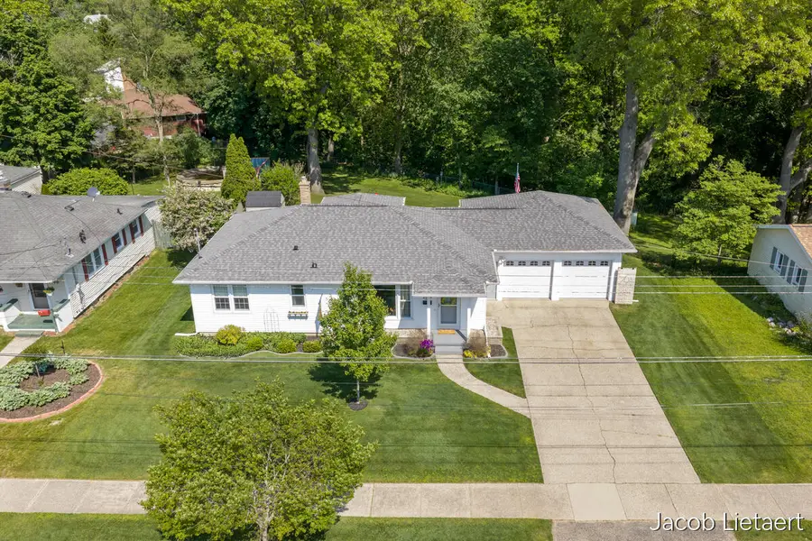 2658 Carlton Avenue NE, Grand Rapids, MI 49505 - #3