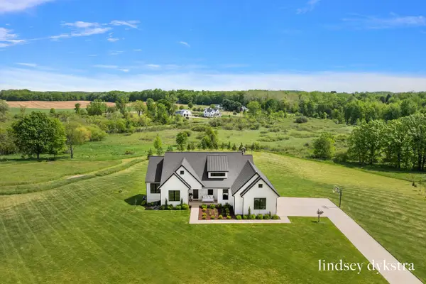 3526 Winding Stream Drive NW, GrandRapids, MI 49534
