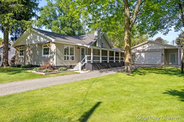 4996 Division Avenue N, ComstockPark, MI 49321