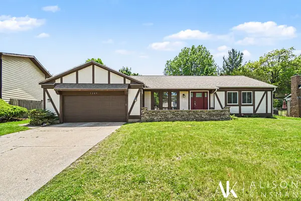 5289 Queensbury Drive SE, Kentwood, MI 49508