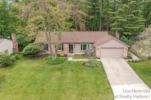 485 Edgeworthe Drive SE, Ada, MI 49301