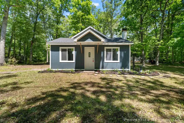 4457 S Croton Hardy Drive, Newaygo, MI 49337