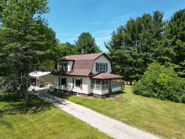 9221 Vinton Avenue NW, Sparta, MI 49345