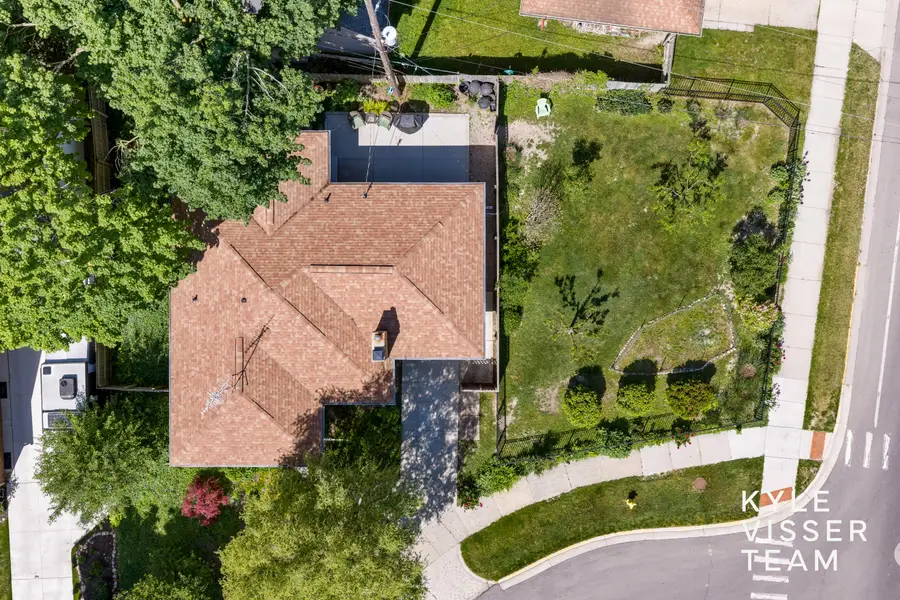 805 Rosewood Avenue SE, East Grand Rapids, MI 49506 - #2