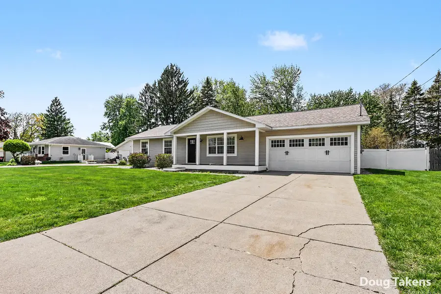 7439 Eastlane Avenue, Jenison, MI 49428 - #2