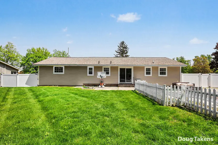 7439 Eastlane Avenue, Jenison, MI 49428 - #3