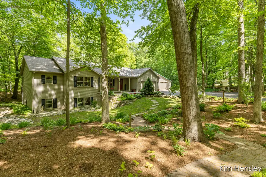 8160 Oakview Ridge Drive NE, Rockford, MI 49341 - #3