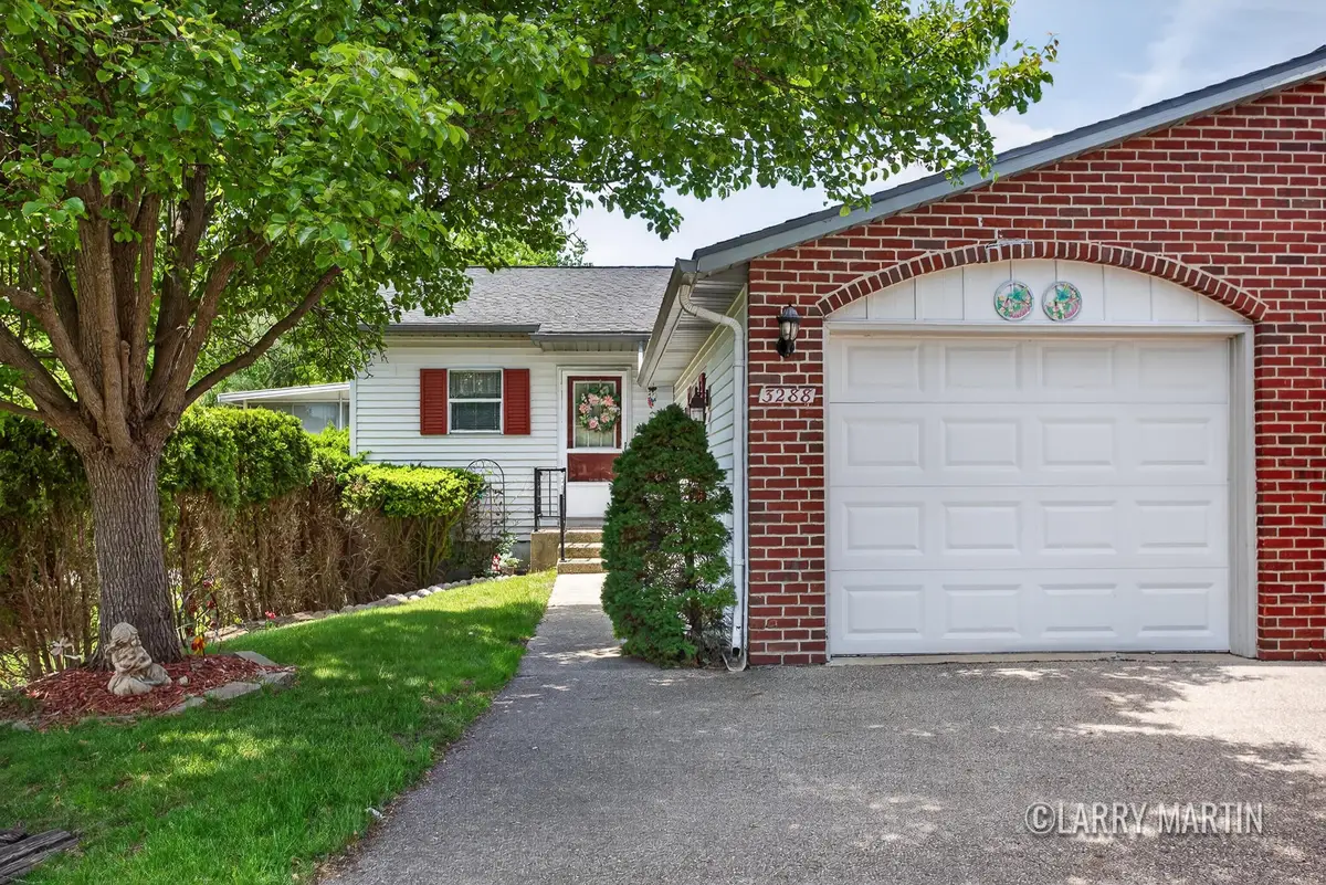 3288 Cambridge Street SE Building: 1 Unit: 9, Kentwood, MI 49512 - #1