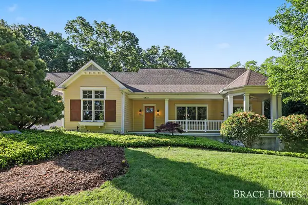 4470 Oak Arbor Drive NE, GrandRapids, MI 49525