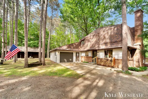 15594 Ritchie Avenue NE, CedarSprings, MI 49319