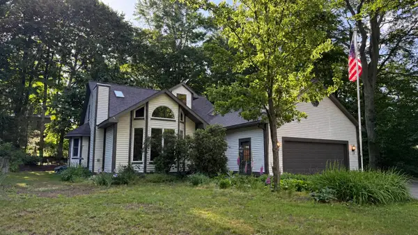 13462 Lakeshore Avenue, GrandHaven, MI 49417