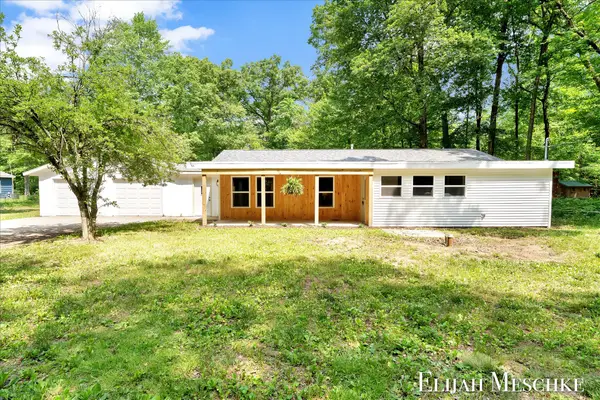 8938 Mackinaw Trail Drive, HowardCity, MI 49329