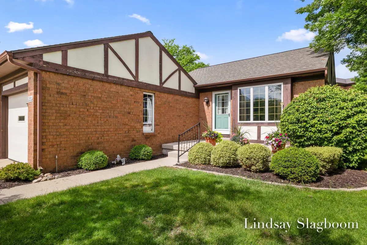2201 Radcliff Circle SE Building: 3 Unit: 96, Grand Rapids, MI 49546 - #1