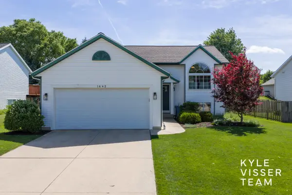 1642 Simmons Avenue NE, GrandRapids, MI 49505