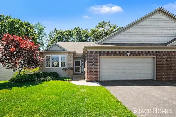 2902 Woodridge Circle NE, GrandRapids, MI 49525