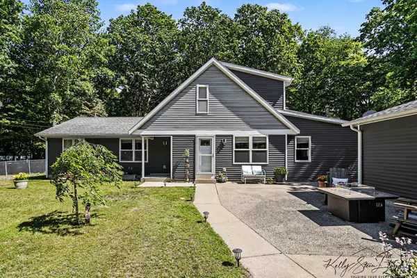 17566 Blue Star Memorial Highway, SouthHaven, MI 49090