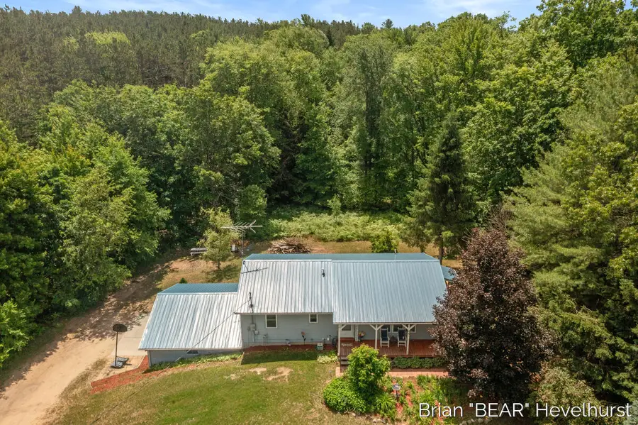 18249 8 Mile Road, Stanwood, MI 49346 - #3